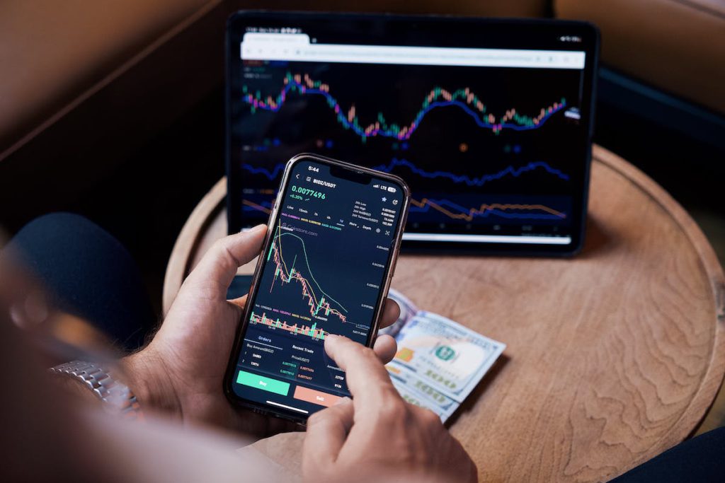 The Seamless Trading Using Mobile Apps